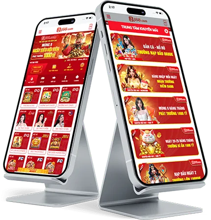 Người chơi đang bắn cá dưới đại dương và xem đá gà tại mmoo88 casino